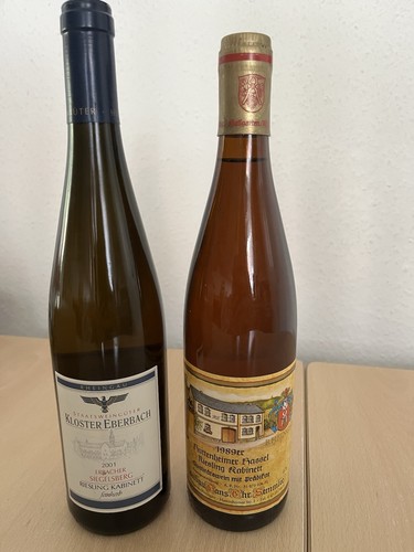 Zwei alte rheingauer weine - zwei,