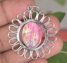 25.60 Karat Pink Feuer Opal