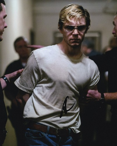 Evan peters signed autogramm - evan,