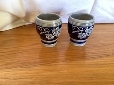 Steingut blau/grau - 2 Weinbecher / Füllmenge 0,15 l / Weinreben