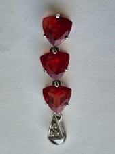 Roter Andesin-Goldanhänger