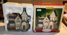 Lemax caddington village - lemax,