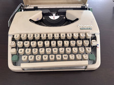 Reiseschreibmaschine -  Olympia Splendid66 mit Tragekoffer 