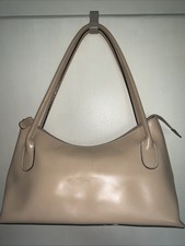 Elegante Lederhandtasche, Klassisches Design, Hochwertige Verarbeitung,