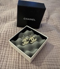 CHANEL CC Ohrringe mit Perlen