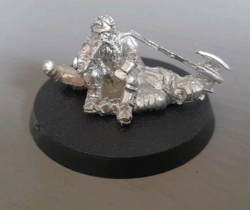 Gimli auf totem uruk - gimli, mesbg