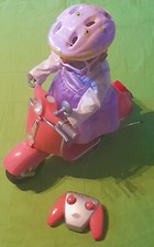 ZAPF Creation BABY Born City RC Scooter mit Puppe - Rosa