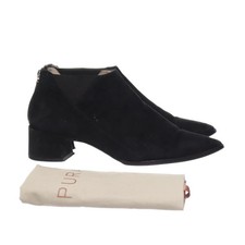 Pura Lopez, Stiefeletten