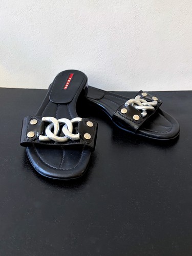 Prada lackleder sandalen mit - lackleder,