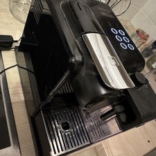 DE'LONGHI Nespresso Lattissima Touch EN 550.B 19 bar 1400 W Black defekt