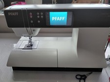 Pfaff creative 3.0 mit Stickeinheit und  Sonderzubehör