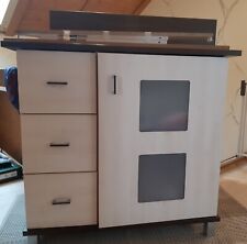 Wickelkommode mit Wandregal