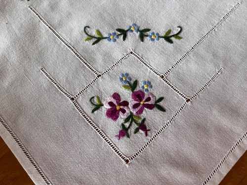 Bestickte tischdecke - bestickte,