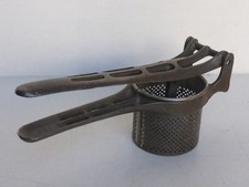 alte Hand Kloßpresse