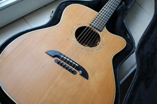 YAIRY WY-1 Westerngitarre 2004 Cedar Rosewood Cutaway Alvarez Riss mit Koffer