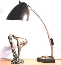 Eric Kirkman Cole Bakelit