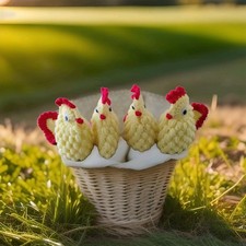 4 Eierwärmer als Küken