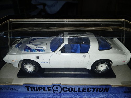 Greenlight triple 9 - 1:18,