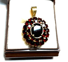 Gr.  Entourage 585 Gold Granat