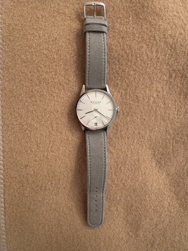 Nomos glashütte zürich - glashütte, datum