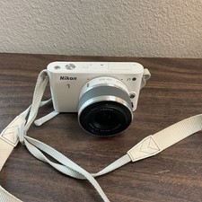 Nikon 1 J1 Mirrorless Digital