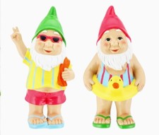 2 lustige Gartenzwerge auf dem