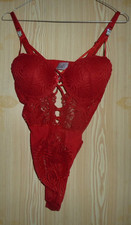 Spitzen Body, im Schritt zum