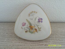 Dreieckige DOSE mit DECKEL - ILMENAU - VON HENNEBERG , WALDTRAUM