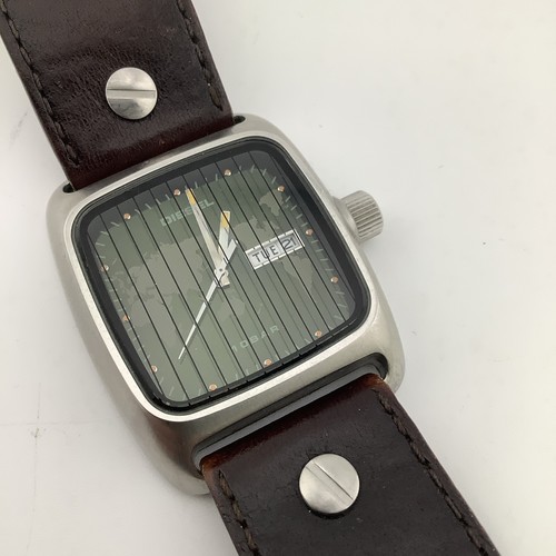 Diesel watch 2015 bar - 10,