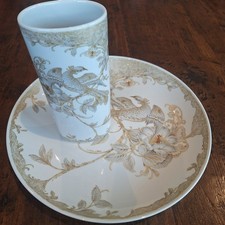 Wandteller und Vase erlesenes