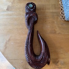Handgeschnitzter Holz Maori