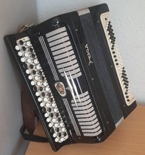 Russisches Knopf-Akkordeon, ETÜD