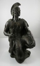 Antike Römische Terracotafigur "Knieender Centurio", sehr groß (E1)