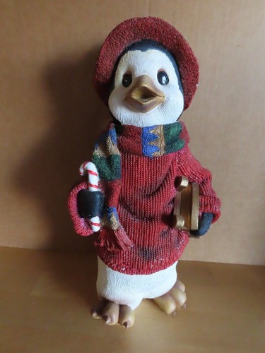 Figur pinguin mit rotem - mit,