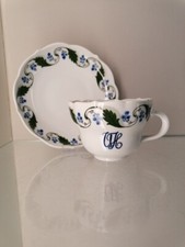 Meissen große Kaffeetasse mit Untertasse  Mahonienranke 1. Wahl Monogramm