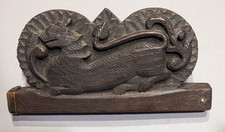 Antikes geschnitztes Holzetui Tiermotiv, mit Opiumwaage Südostasien um 1900