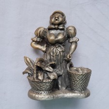 Alte Figur Metall MARKTFRAU