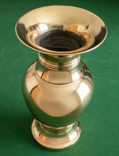 Mittelgroße vase aus messing - vase,