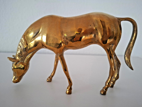 Grasendes pferd stute skulptur - grasendes,