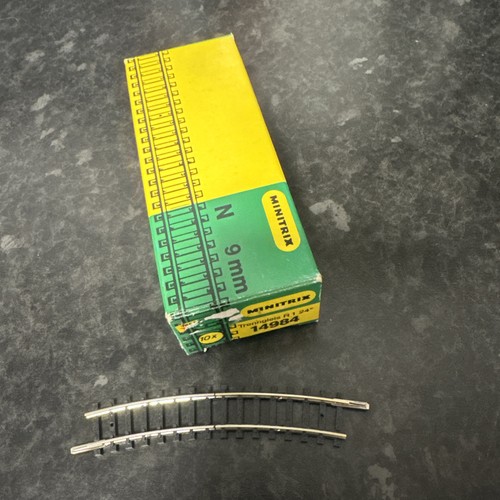 Minitrix 14984 gebogener