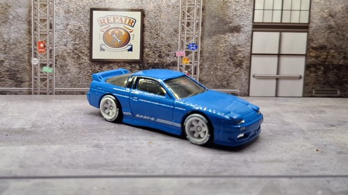 Hot wheels nissan - wheels,