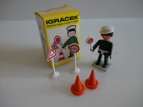 Igracek figur cssr - figur, polizist
