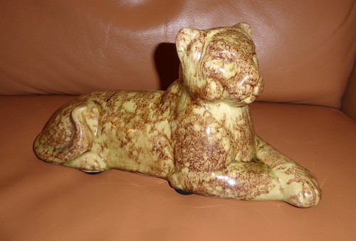 Art deco liegender - liegender, tiger