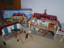 SCHLEICH 42551 Horse Club Lakeside Wohnhaus Pferdehof Haus Pferdestall OVP Pferd