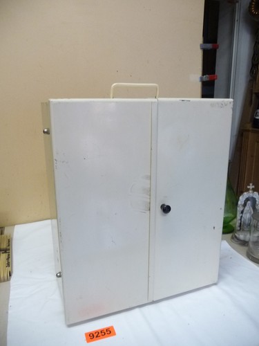 9255 alter wandschrank - ,