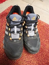 Adidas Response Trail 20 fällt aus wie Gr. 41 laut Etikett Gr. 42 US 9 Trekking