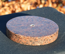 runder Sockel aus Granit Vanga