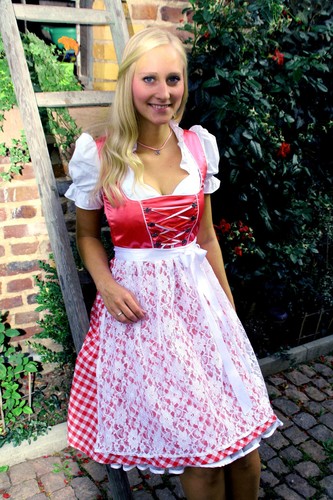 Neu süßes dirndl - neu,