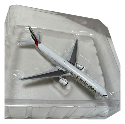 Starjets emirates boeing - starjets,