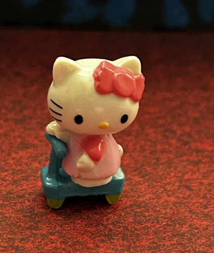 Hello kitty auf roller - hello,